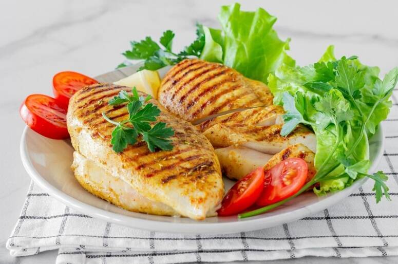 Terlalu Banyak Makan Ayam Bisa Tingkatkan Risiko Kematian!?