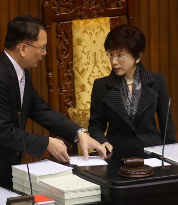 Hung Hsiu Chu : Tugas PLT Ketua Partai Sederhana