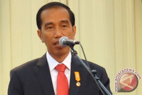 Presiden jelaskan dua keputusan pemerintah dari Solo