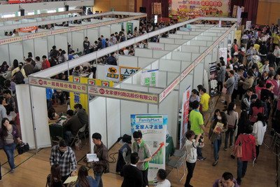 Perkiraan Iklim Ekonomi Mei  Manufaktur Membaik  Industri Konstruksi Terus Merosot