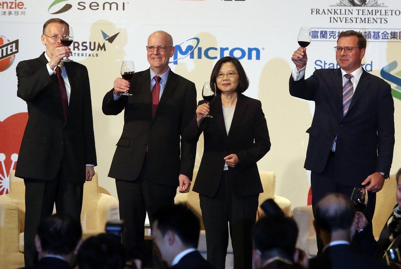 Presiden Tsai Ing-wen: Demokrasi dan pola hidup tidak boleh dikorbankan demi perkembangan ekonomi dan perdagangan Taiwan