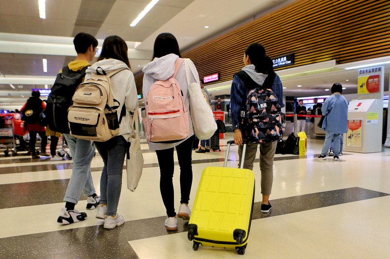 Kelompok pertama pelajar Taiwan di Hong Kong dengan lancar kembali ke Taiwan