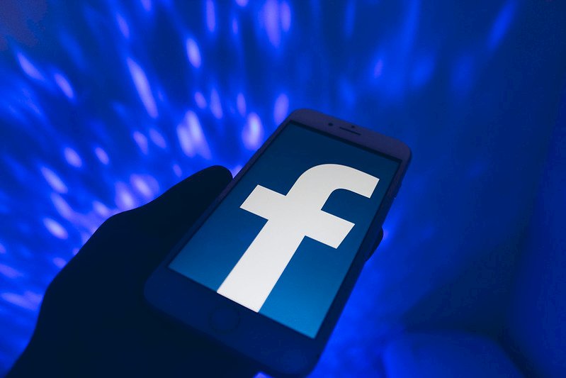 COVID-19 Merebak Facebook Batalkan Pertemuan Internasional
