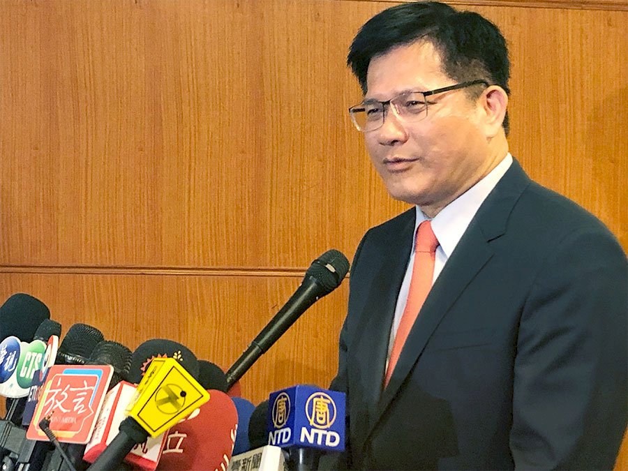 Lin Chia-lung: Dukung Penuh Perindustrian Maskapai Penerbangan Sipil Hadapi COVID-19