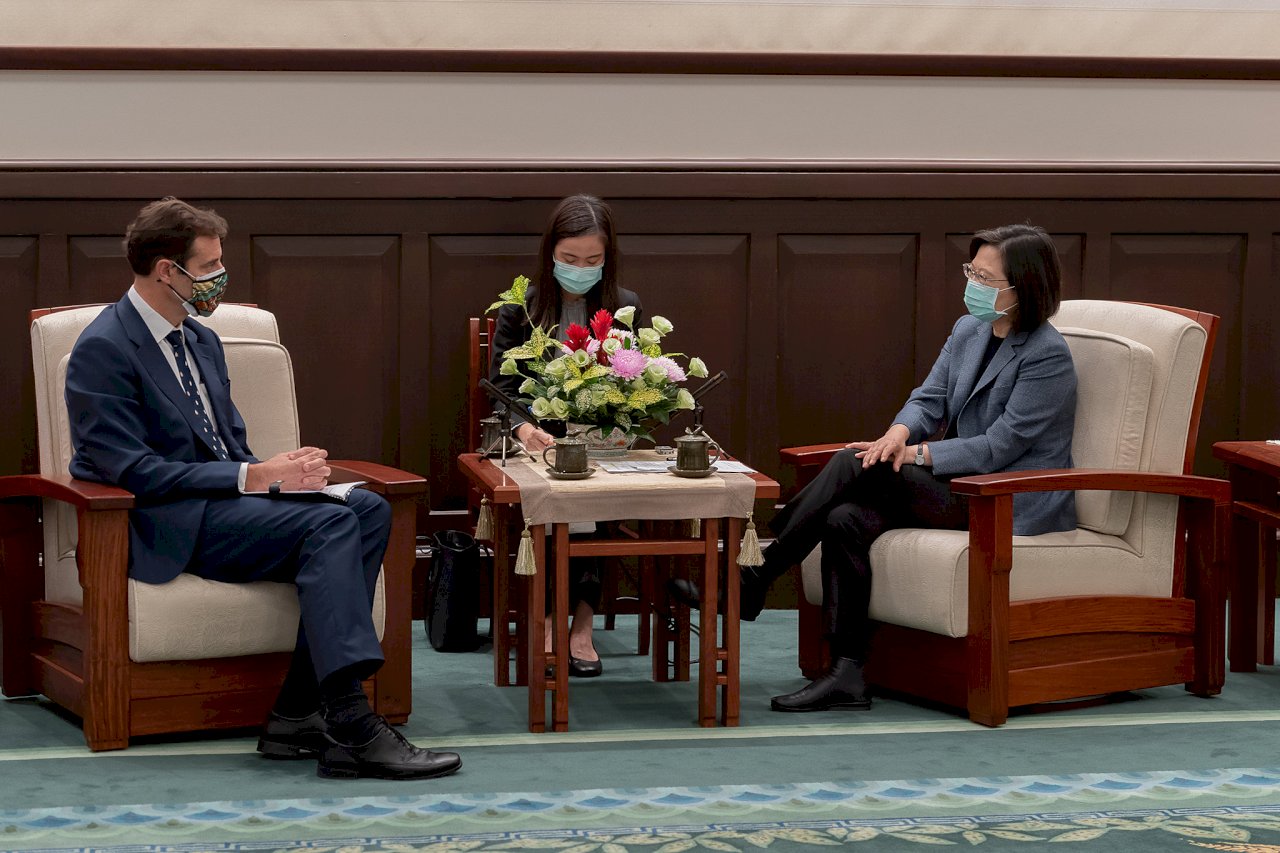 Presiden Tsai Ing-wen Memuji Mutu Anggur Merah Australia dan Menegaskan Kembali Tekad Taiwan Selalu Mendukung Australia