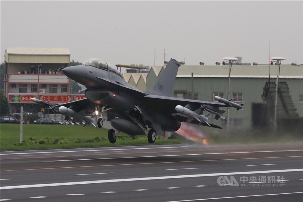 Taiwan Gelar Latihan Militer Han Kuang 37, Memfitur Pendaratan Pesawat Tempur di Jalanan