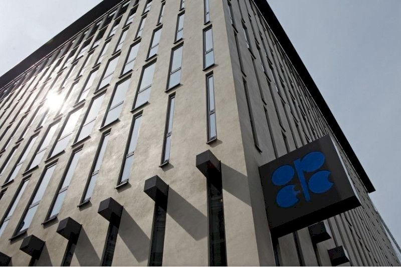 OPEC+ Setujui Pengurangan Produksi Minyak dalam Jumlah Kecil