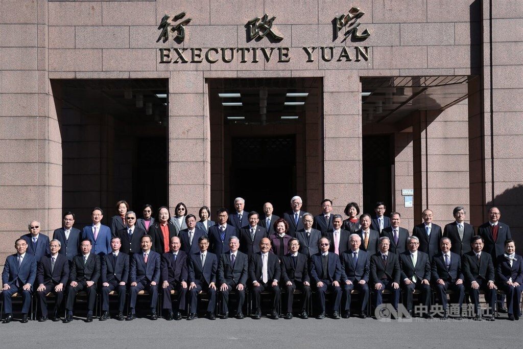 PM Su Tseng-chang Memimpin Anggota Kabinetnya untuk Mengundurkan Diri Secara Massal