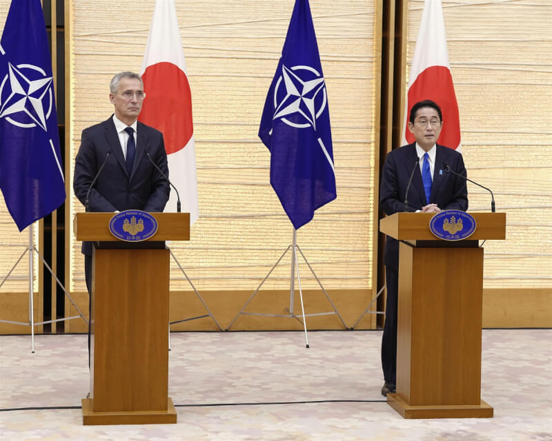 Sekjen NATO Bertemu PM Jepang, Mengkritik Tiongkok yang Terus Memperluas Militer Mereka