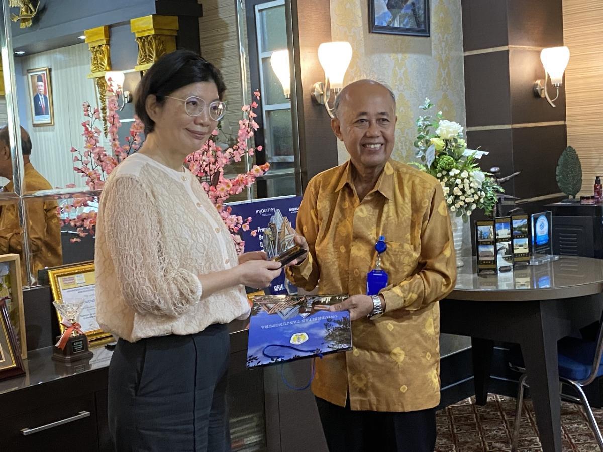 Rti Mengunjungi UNTAN Bahas Pertukaran Antara Industri dan Akademisi, Berkomunikasi dalam Dialek Hakka dengan Komunitas Hakka Setempat