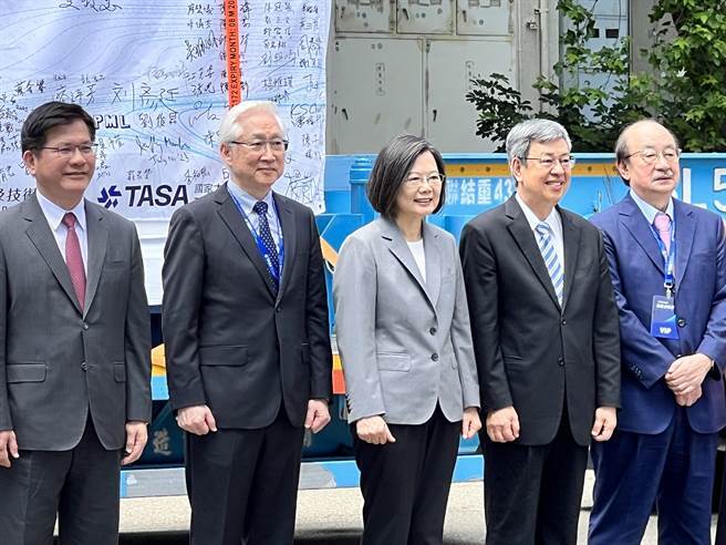Taiwan Memproduksi Satelit Cuaca TRITON, Presiden Tsai: Pencapaian Besar Taiwan di Sektor Antariksa