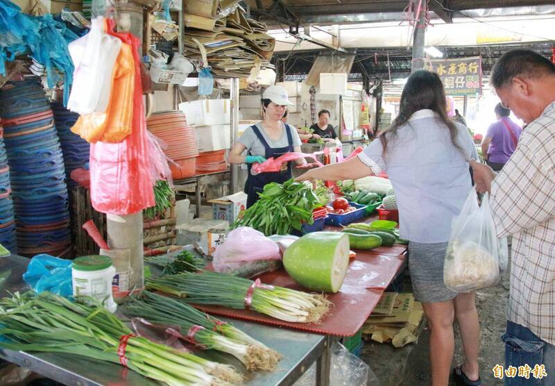 Akibat Taifun, Pasokan Sayur Menurun dan Harga Naik
