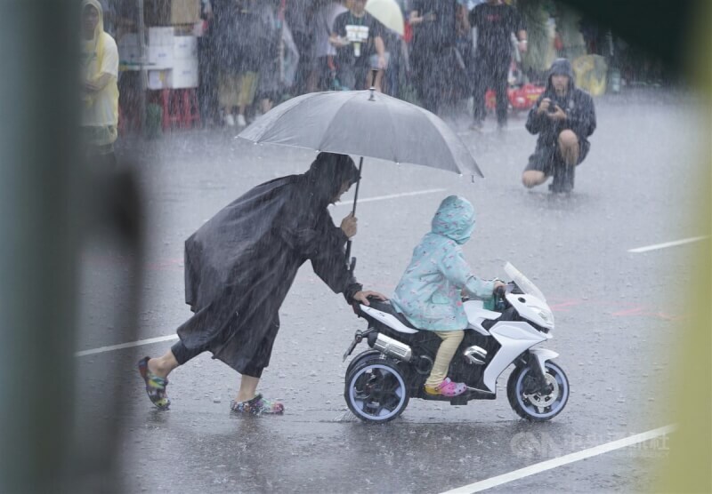 Hujan Deras Mengguyur Utara Taiwan! Salah 1 Titik di Taipei Main Station Terendam Air, Netizen Terkejut: Seperti Kolam Renang