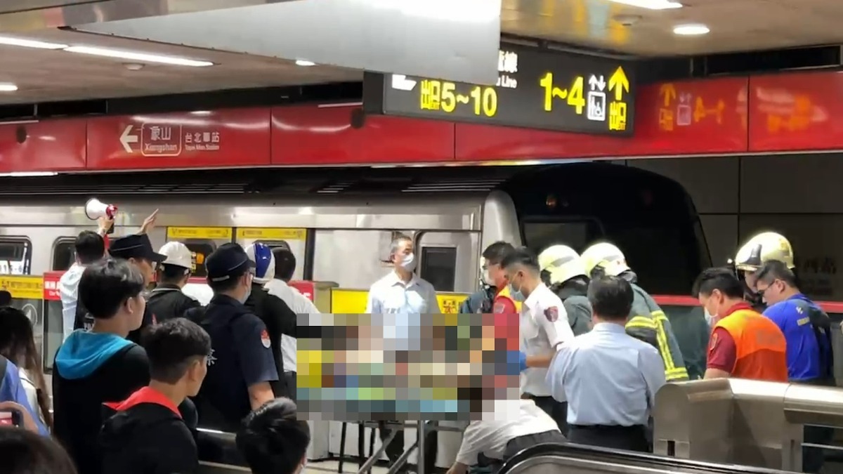 MRT Taipei Jalur Merah Terkendala akibat Penumpang yang Terjatuh ke Rel