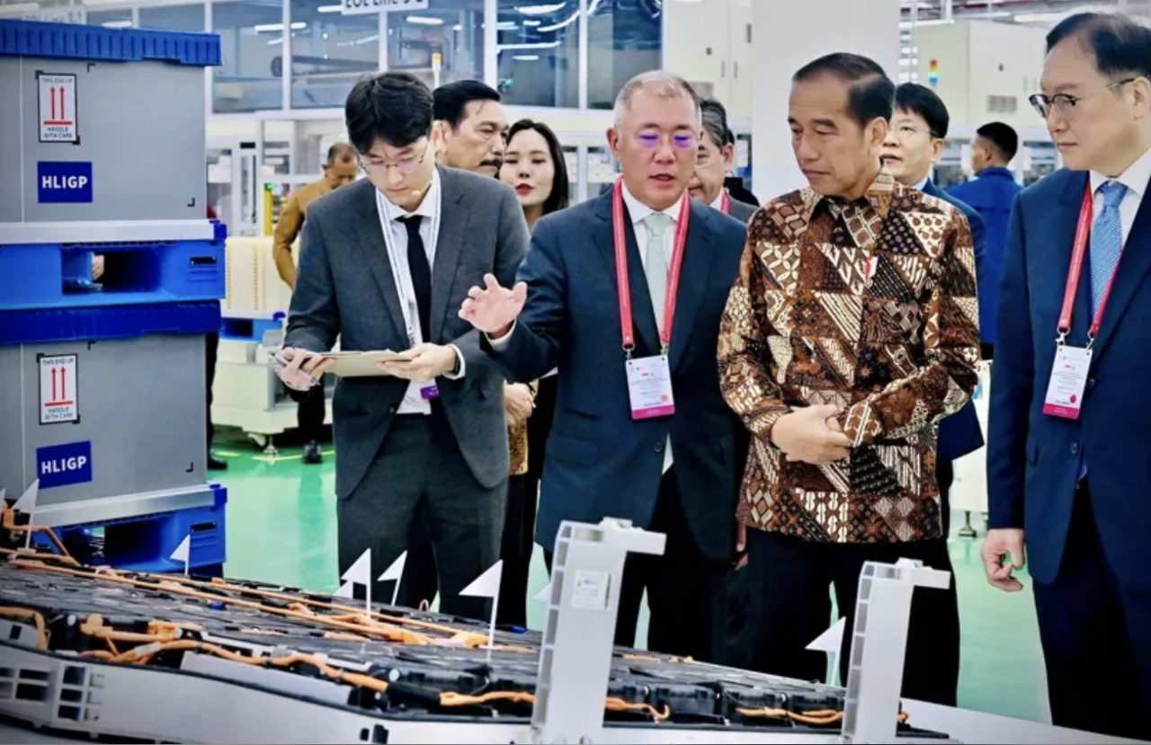 Terbesar di Asia Tenggara! Diresmikan Pabrik Baterai Kendaraan Listrik Perdana Di Indonesia, Jokowi: Indonesia Berperan Penting Dalam Rantai Pasokan Industri Global