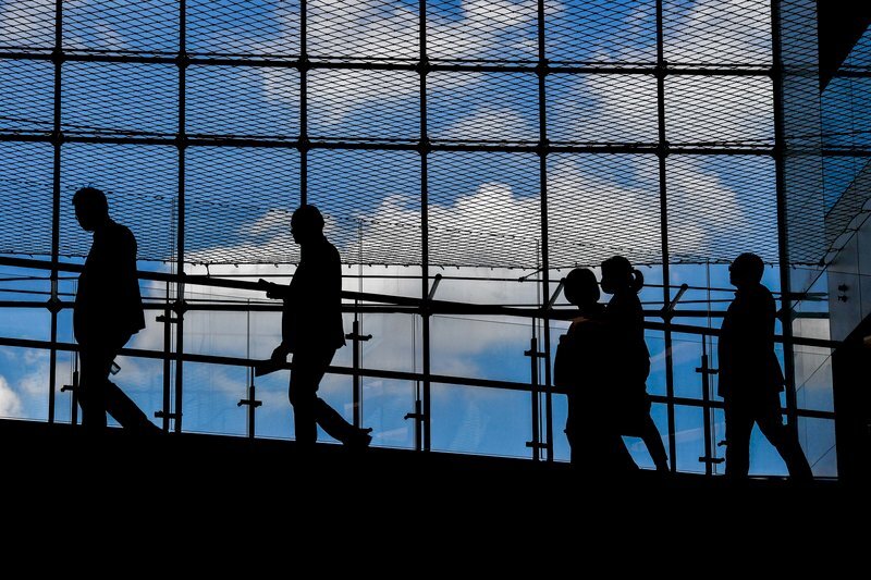 Pasar Kekurangan Tenaga Kerja, Survei: 52% Perusahaan Menurunkan Standar Perekrutan