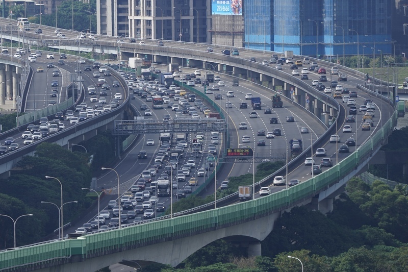 Liburan Imlek, Kemacetan di Jalan Raya Nasional 5 dapat Berlangsung 11 Jam per Hari