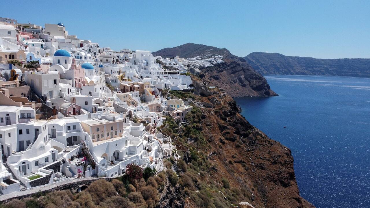 10 Hari Terjadi 7.700 Gempa, Pulau Santorini Yunani dalam Keadaan Darurat