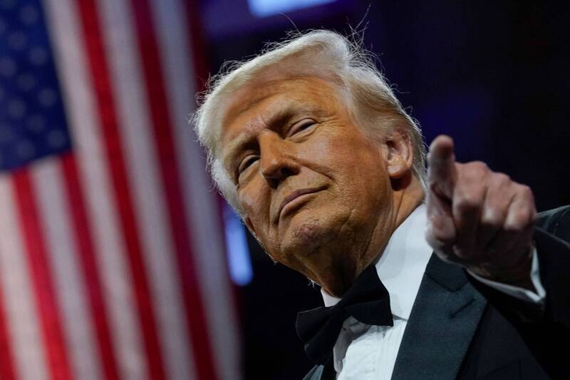 Trump Umumkan Tarif terhadap Tiongkok Naik Jadi 125%, Negara Lain Dikenakan 10% Selama 90 Hari