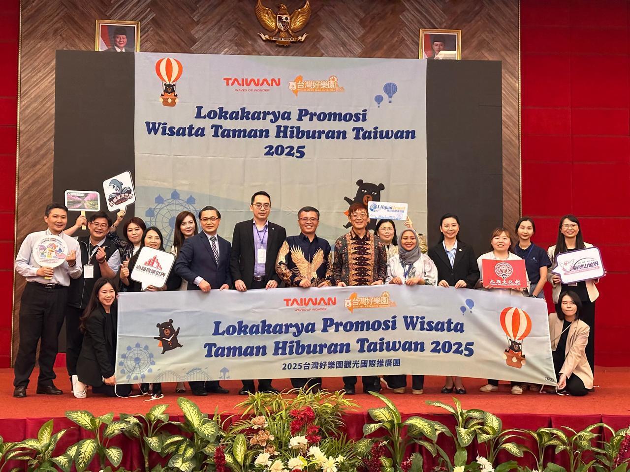 Administrasi Pariwisata Taiwan, Kementerian Perhubungan bekerja sama dengan agen perjalanan Indonesia, mempromosikan taman hiburan Taiwan sebagai tempat wisata populer baru bagi wisatawan Ind
