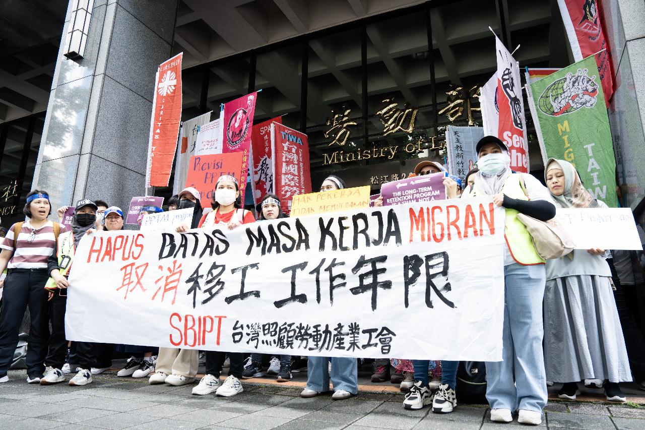Kelompok PMI Protes di Depan Kementerian Ketenagakerjaan Taiwan, Menuntut Peninjauan Ulang Program PTTM