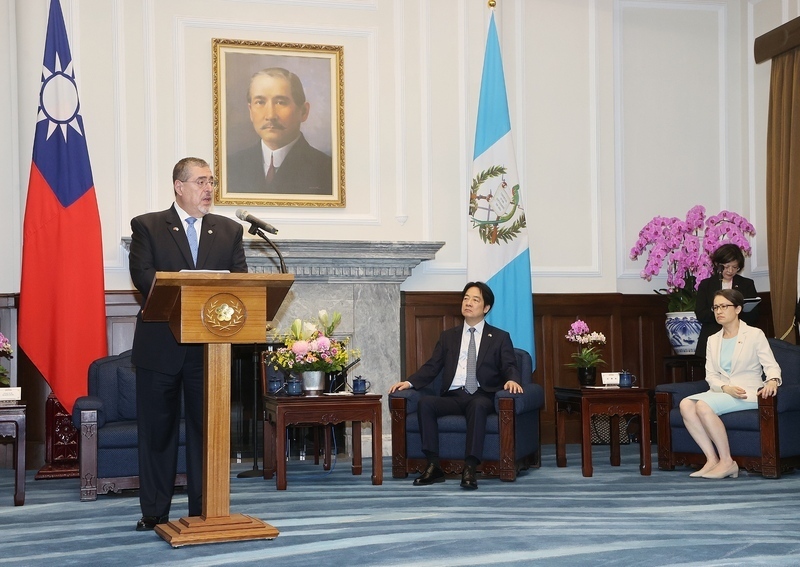 Presiden Lai Sambut Presiden Guatemala Bernardo Arévalo dengan Upacara Militer, Harapkan Penguatan Pertukaran Pemuda dan Pengembangan Talenta