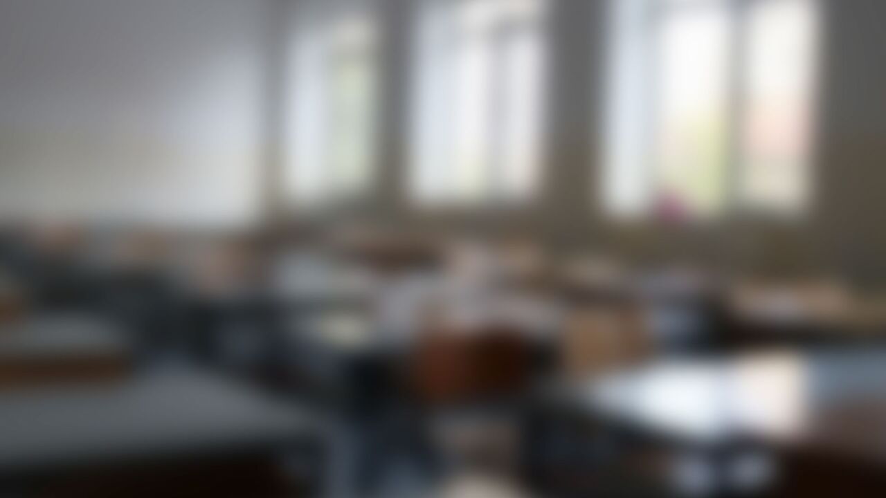 2 Siswa SMA di Taichung Melancarkan Serangan di Toilet, Guru Dipukul Hingga Berdarah, Tongkat Kayu Sampai Retak
